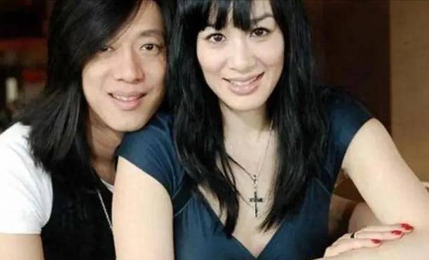 原创3段婚姻3个女儿51岁再为小12岁老公生四胎钟丽缇为啥这么拼