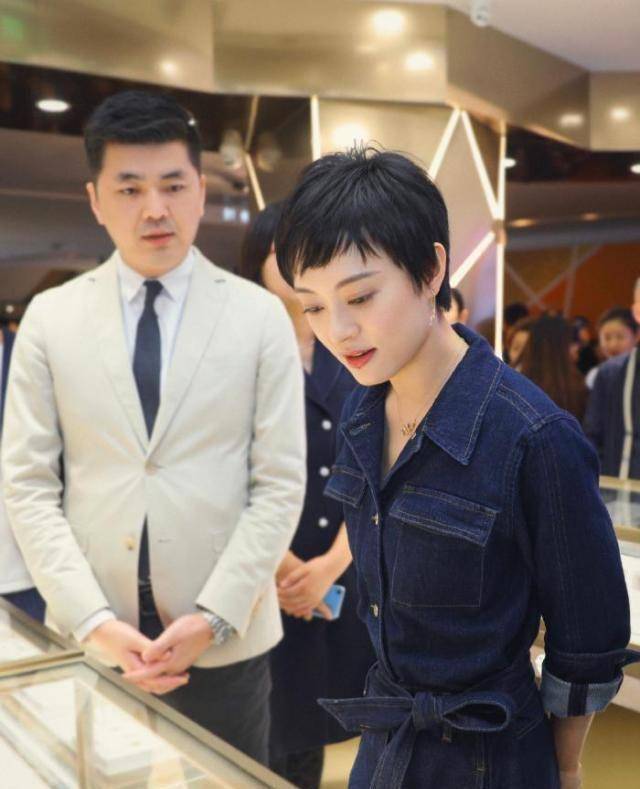 原创邓超孙俪为儿庆生等等又被熊父母亲到变形特殊礼物超温馨