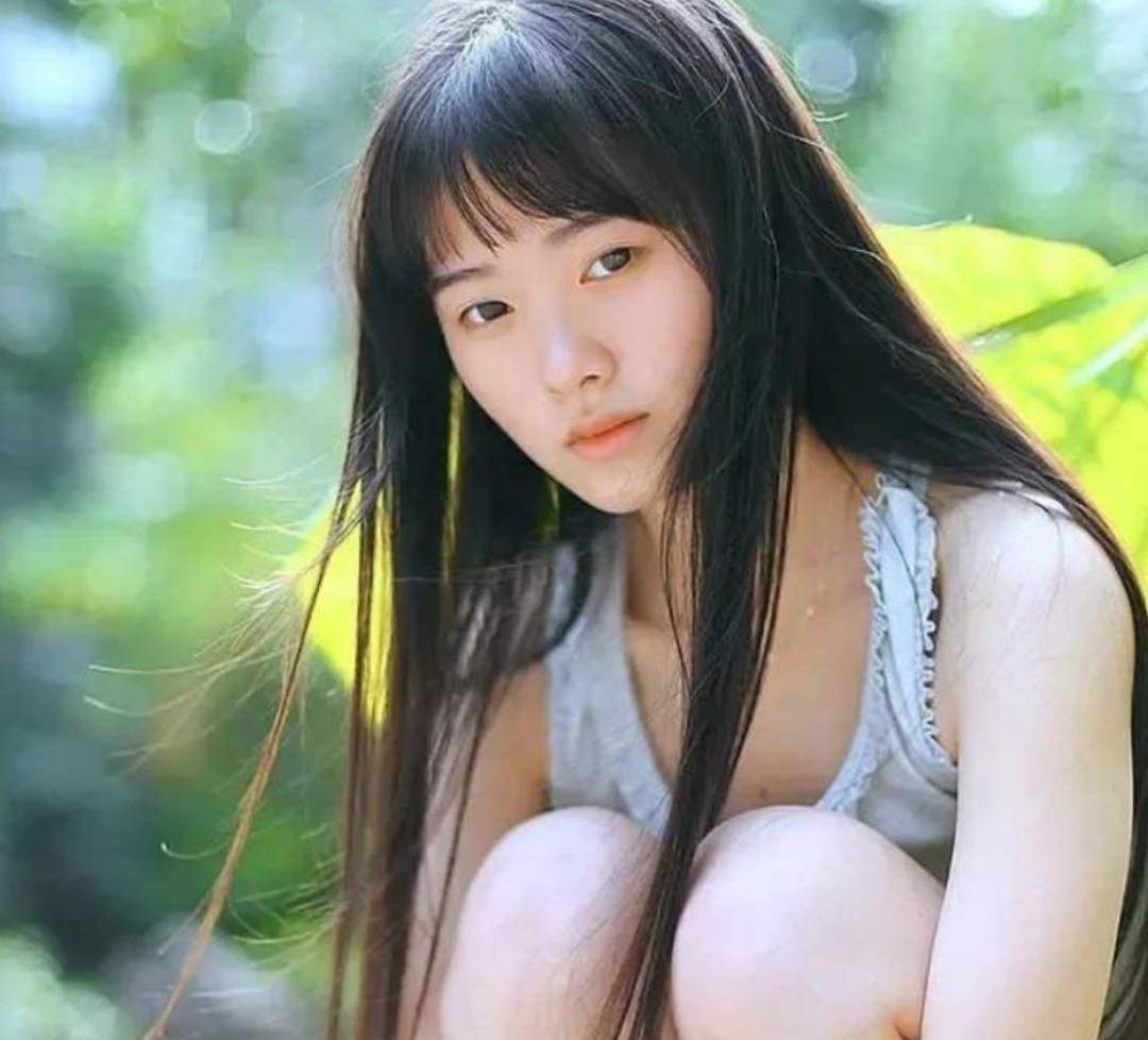 一位持有几十万粉丝,名为"花椰菜大王"的博主,2023年,鞠婧祎以侵犯