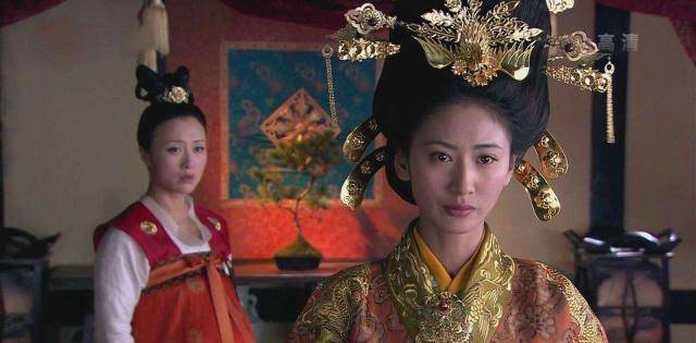 皇后剪掉太监和宫女的头发,第二天又挨个赏赐_曹皇后_李世民_武则天