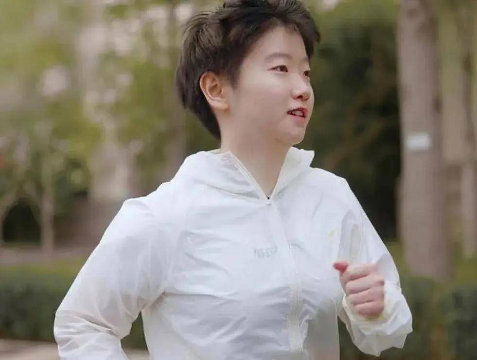 刘诗雯对阵孙颖莎:论天赋孙颖莎更强,论人情世故刘诗雯远远超出