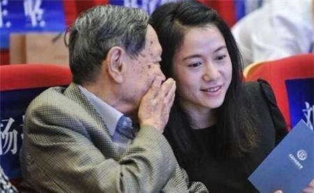 杨振宁是什么级别的科学家?为我国做过什么贡献?看完就明白了_小时候_