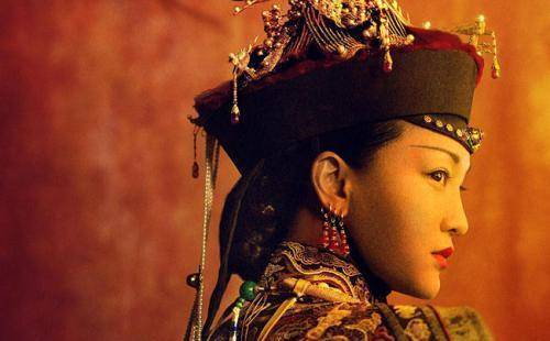 如懿传如懿拒收册宝不理皇上烧毁画像皇上大悟为时晚矣