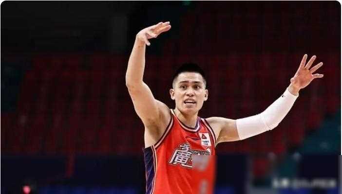 落后3分杨瀚森闪击得分并抢下关键篮板小郭艾伦虽表现一般