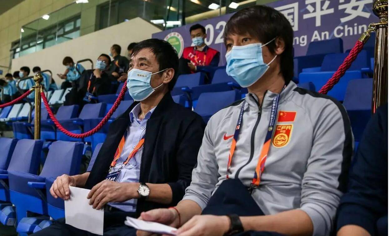 李铁教练培训班上演"蒸发"戏码,究竟谁动了我的李铁?