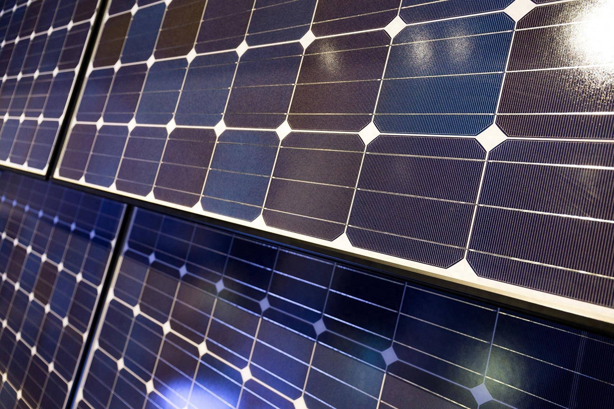 190%量子效率：新材料可以大幅提高太阳能电池板的效率