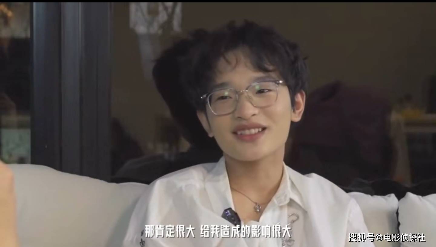 网红钟美美谈家暴阴影,母亲曾被打骨折,和妹妹半年没见了