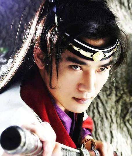 他甘愿将上亿身家给前妻,只为留住女儿,今53岁因女儿再度走红_焦恩俊