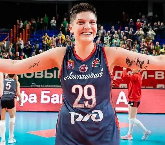 卡拉库尔特主攻崭露头角,土耳其女排冲击奥运桂冠!