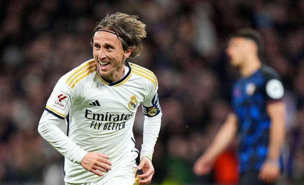 莫德里奇交出皇马10号拒绝回归老东家投向c罗携手沙特淘