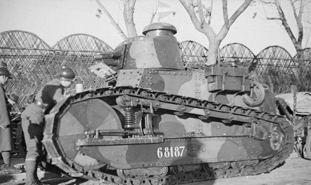 原创民国高科技产品旧照简陋的双翼轰炸机图三中国第一辆火车头