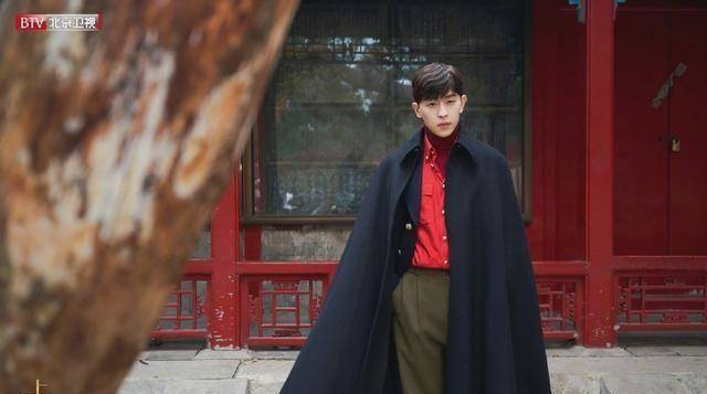 原创邓伦长在了我的笑点上上新了故宫邓伦手机字号像老人机图亮了