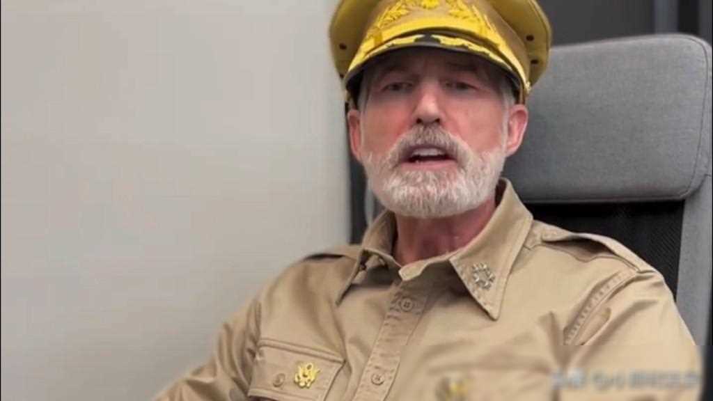 他一出手便成经典,纪录片的极限之作_麦克阿瑟_故事_传奇