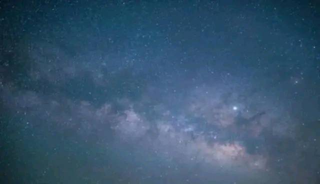 之所以它们无法将宇宙点亮,就是因为有一种我们看不见的物质存在,科学