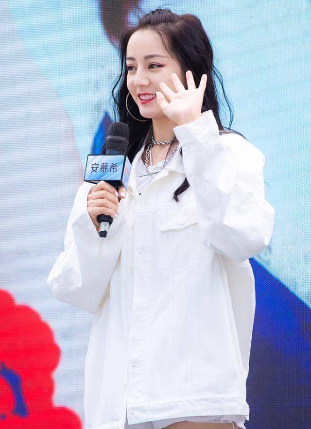 迪丽热巴的颜值没谁了双马尾造型又纯又欲这颜值谁看不心动