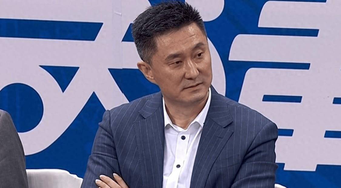 争议!天津绝杀广东,教练不看杜锋,球员振臂狂吼,比夺冠还疯狂