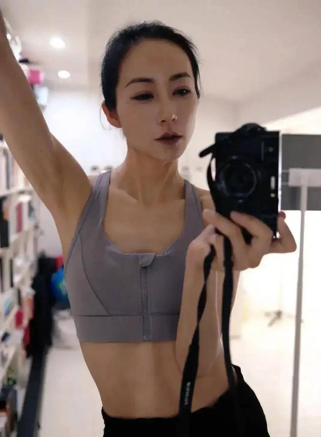 韩雪大秀健身照,不料引发网友审美争议!直接回怼这就是真实的我!