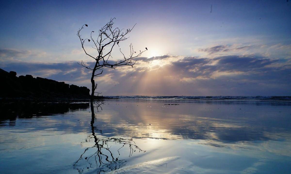 南宋有名的捕快和尚写下首绝美禅诗云淡风轻地道尽从容的力量