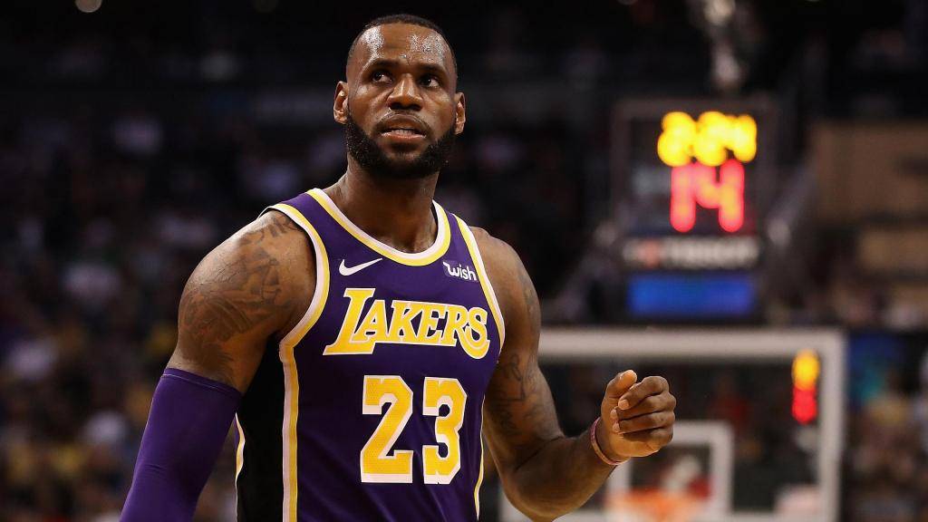 原创仅一夜湖人收官战最后一签单场15篮板中锋火线加盟辅佐老詹