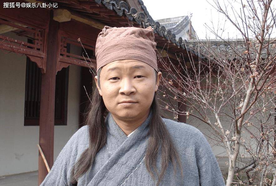 55岁"三德子"近照,娶小15岁娇妻,低调养鸡16年,如今身家上亿_赵亮