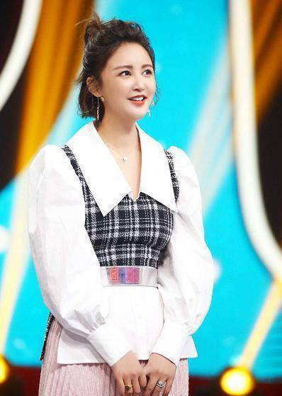 参加《妻子的旅行》狂秀恩爱,路透照美腿吸睛_张歆艺_夫妻_金瀚