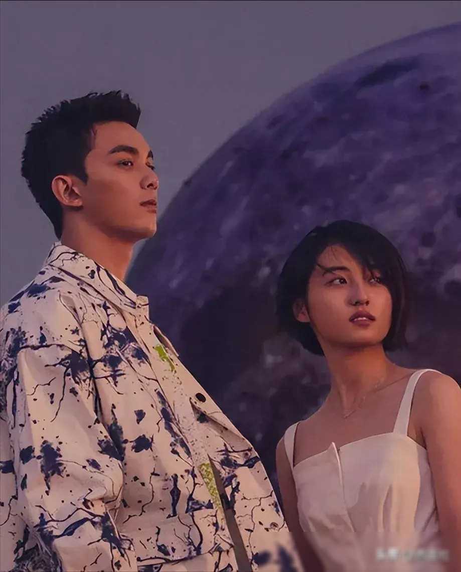 星光璀璨,爱如繁星:张子枫吴磊,演绎真爱之美