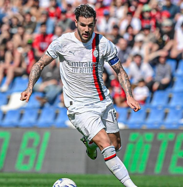 防线,右路打出了眼花缭乱的默契配合,中路在点球点附近包抄的皮纳蒙蒂