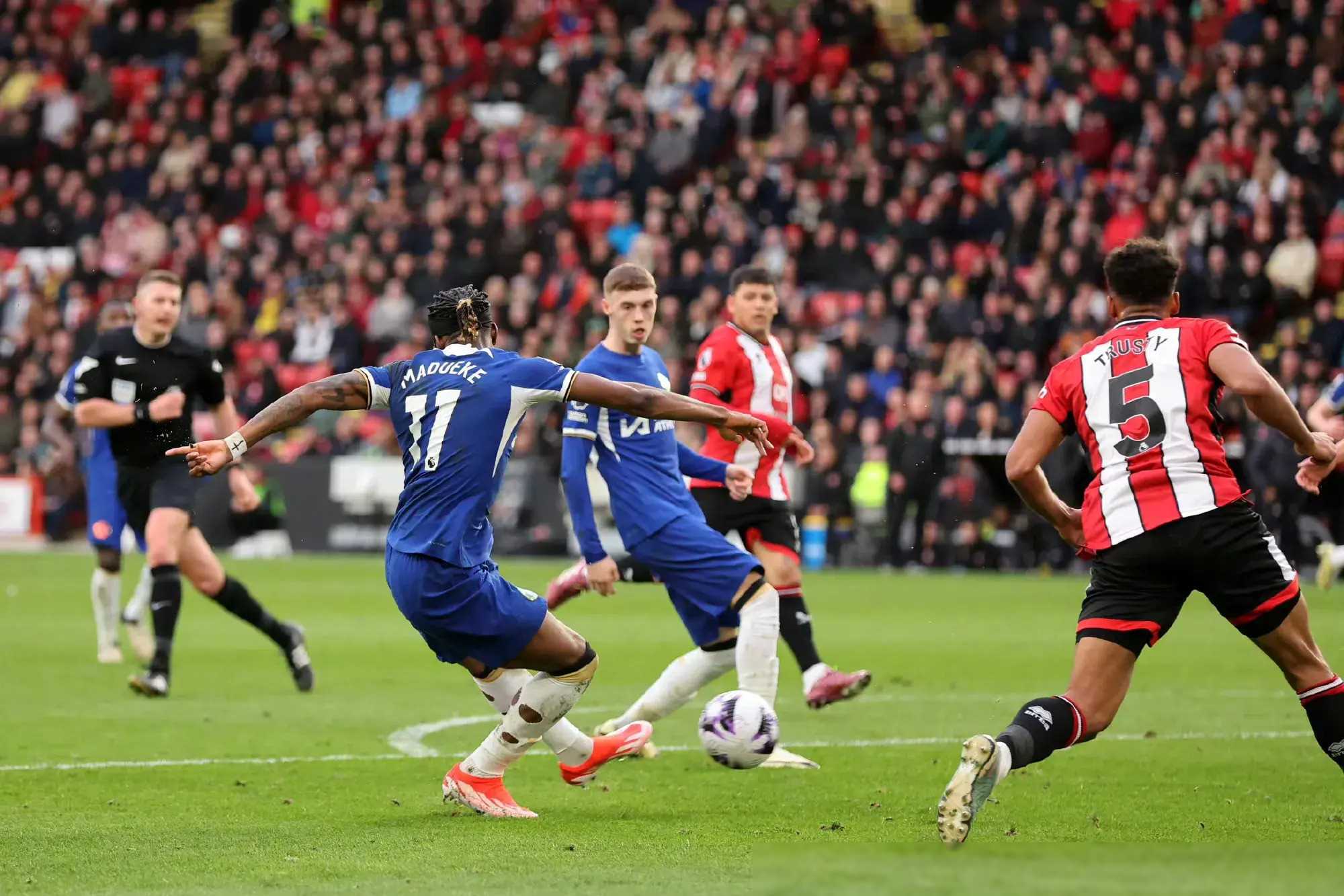 切尔西大胜席尔瓦马杜埃凯破门英超平局引爆全场