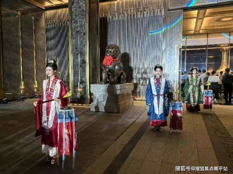 【佛山新盘】建发灯湖缦云→售楼中心首页网站→楼盘百科详情→24小时