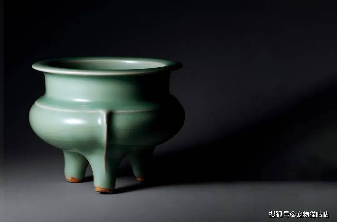 从云中居到德馨书屋 | 春拍中这件明代瓷器值得重点关注_龙泉窑