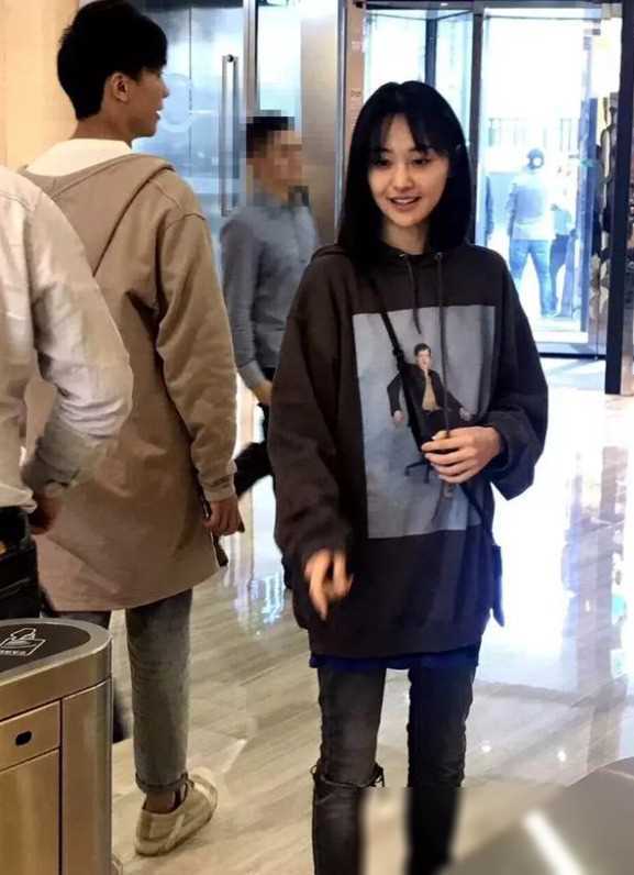 逃离中国3年后郑爽在美国的困境王思聪的话开始得到证实