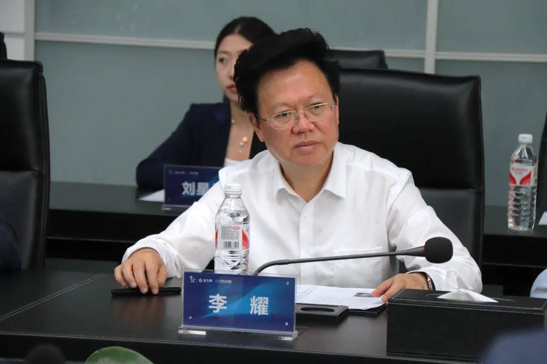 四川内江市委书记邹自景等领导一行莅临数引网考察交流