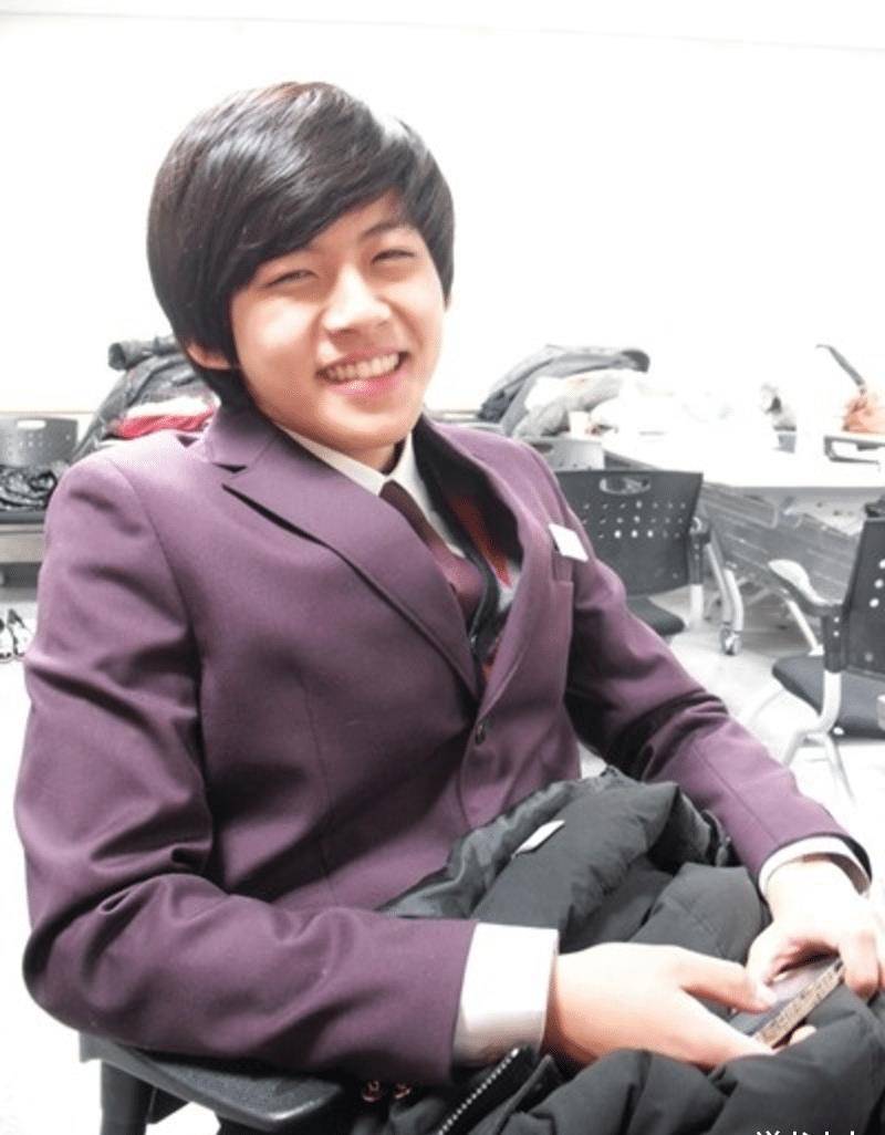 国外最任性的少爷爱豆,15岁出道19岁退圈,24岁成了分手爸爸