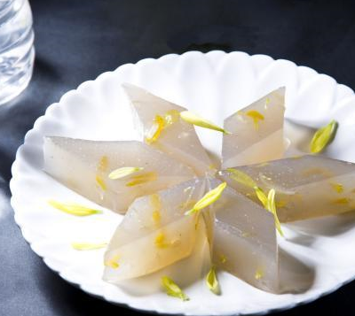 水晶糕,夏天可以试着做一下,哈哈哈~!来么来么?_北京_青梅_桂花