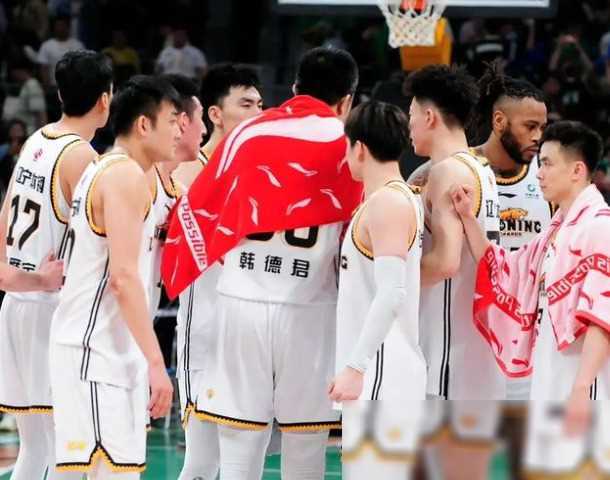 原创辽篮新动态2米15内线驰援三人特训开启郭艾伦迎利好消息