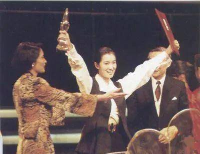 原创巩俐联手张艺谋时隔30年这部电影里的经典桥段至今没有过时