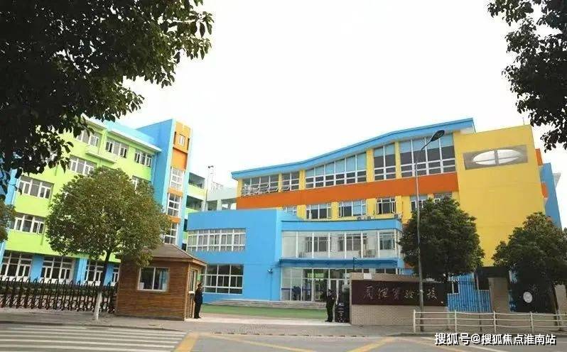 教育配套:周边有浦东新区澧溪幼儿园,傅雷幼儿园,澧溪小学,周浦第二