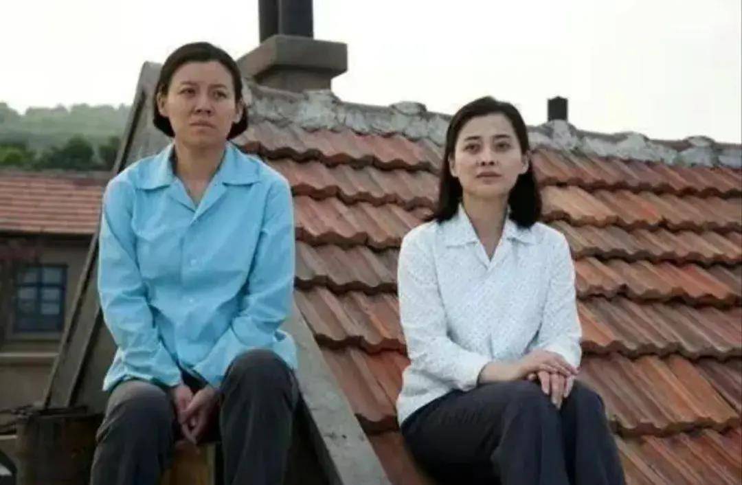当年她们姐妹俩一起合作了非常经典的电视剧《父母爱情》,大姐在剧中