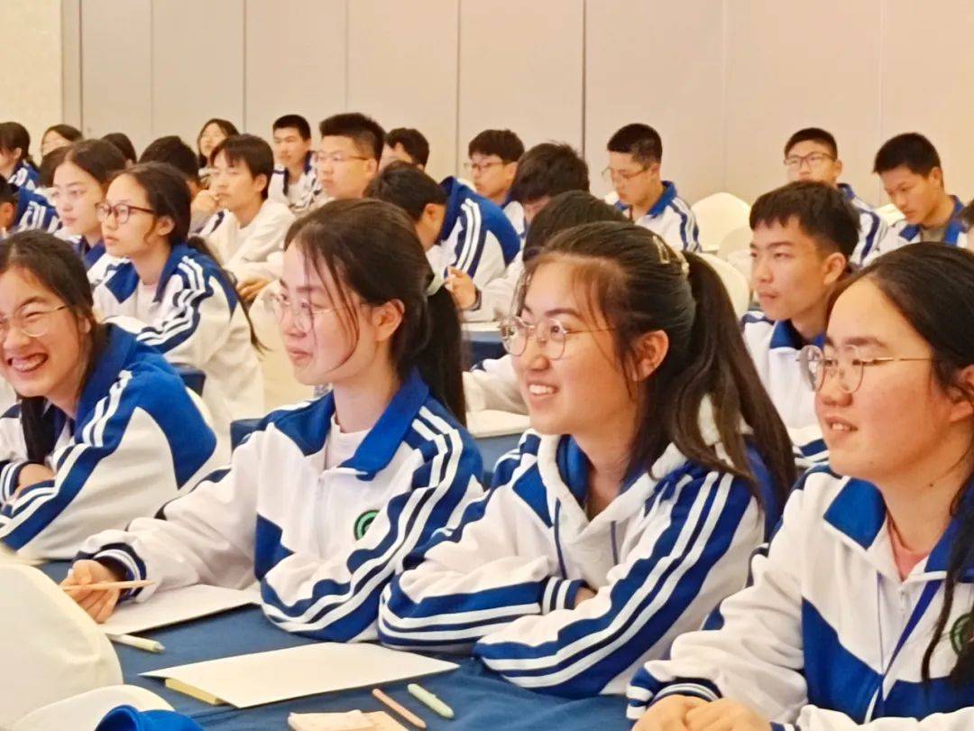 发现自我筑梦未来枝江一中学子在京聆听生涯家学业规划讲座