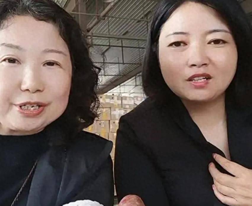 原创杜新枝直播带货美食被问和郭威是否有来往姚策堂嫂回应很实在