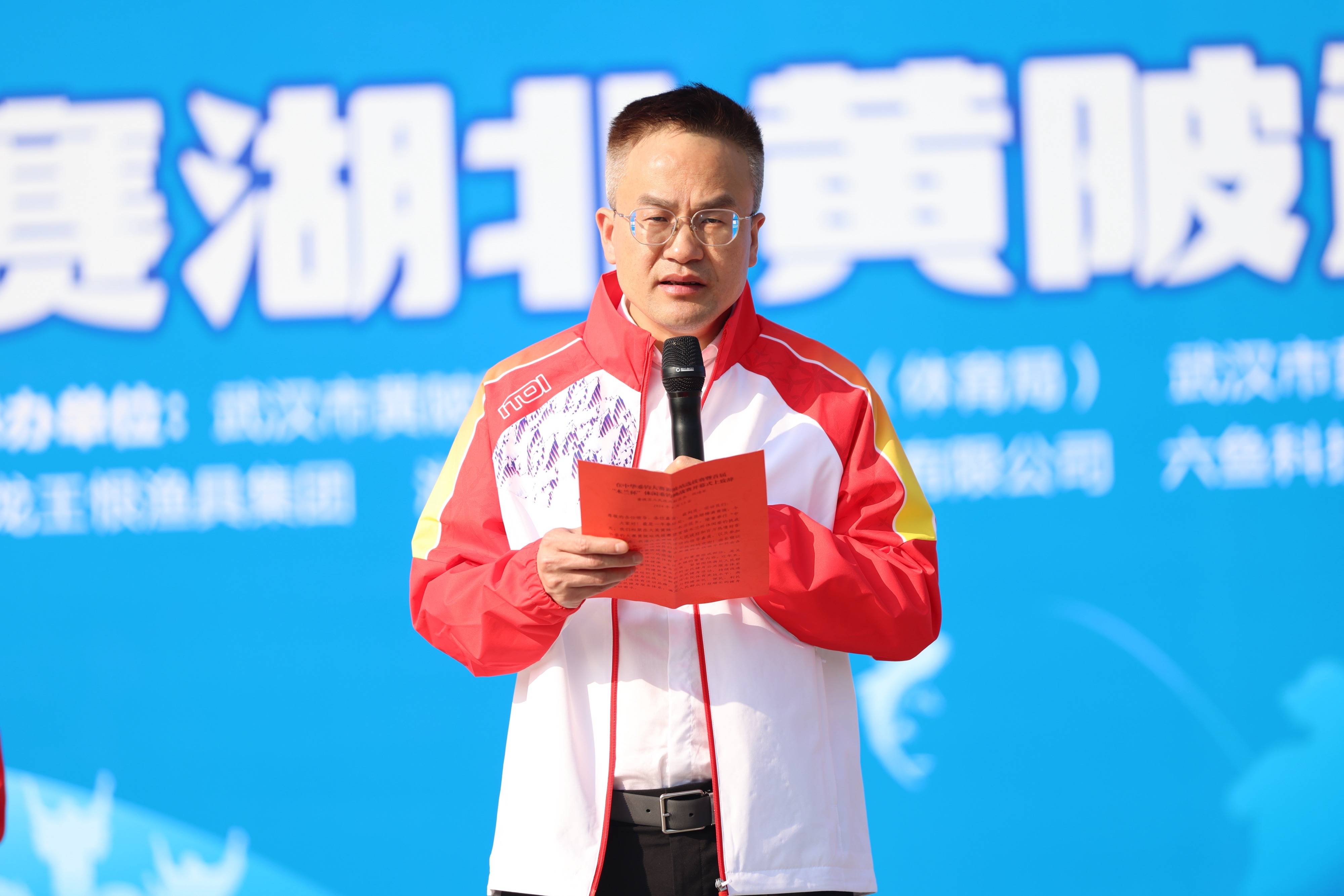 在13日举行的开幕式上,阮诗军指出,近年来,黄陂区高度重视体育事业