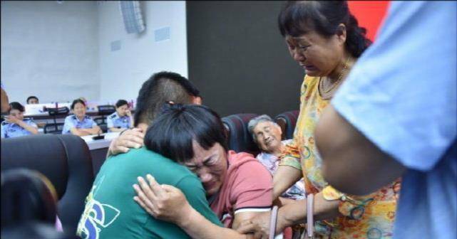 原创郭刚堂儿子要跟养父母生活不跟亲爹走网友肺都气炸了