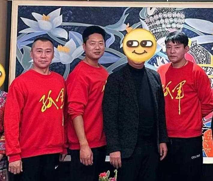 凌潇肃超市憔悴水肿,网友:像洪世贤流落街头,头发炸毛_事业_姚晨_电影