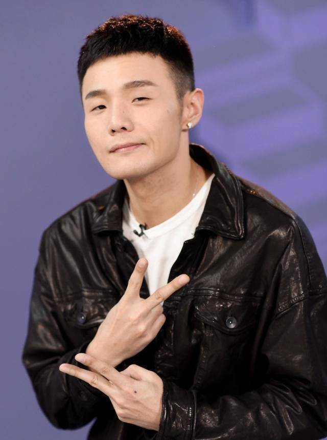 恭喜李荣浩升级为准新郎生日当天求婚杨丞琳文案甜煞众人