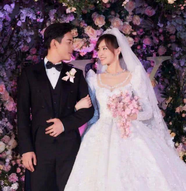 郭碧婷婚礼不见两个妹妹没有伴娘团曝因婚礼跟向佐吵架