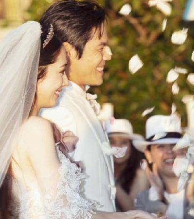 郭碧婷向佐婚礼被盗1500万向太的处理方式引热议这是什么婆婆