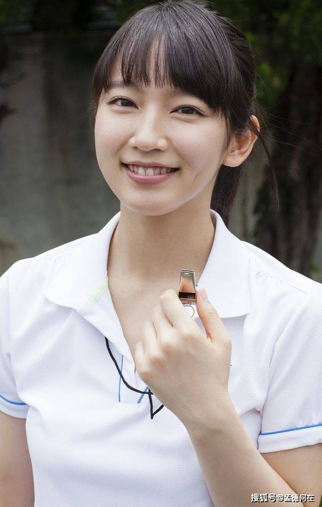 原创这谁能顶得住呢吉冈里帆这尤物身材真的绝