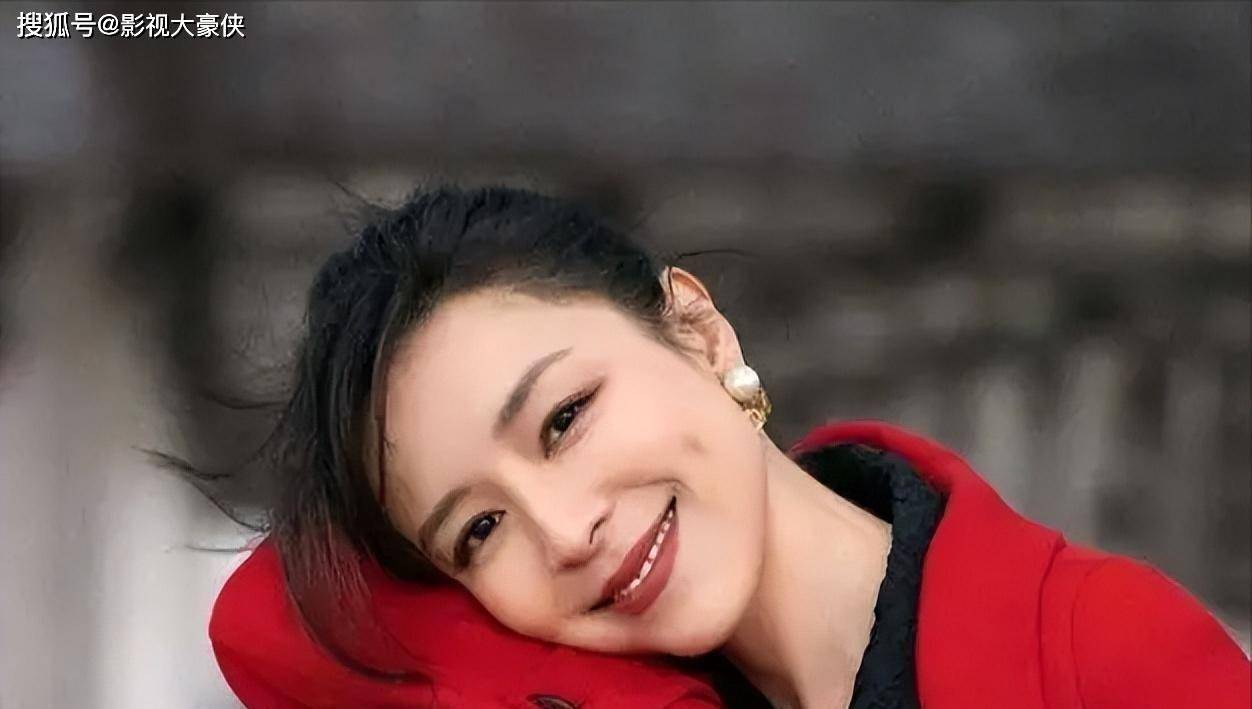 原创张静初曾回应插足事件一句无性无爱被全网抵制了8年