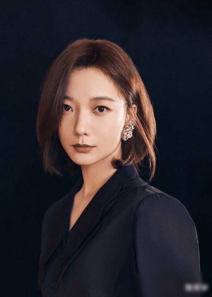 新剧秀大长腿引热议网友惊叹吴昕逆袭成腿精