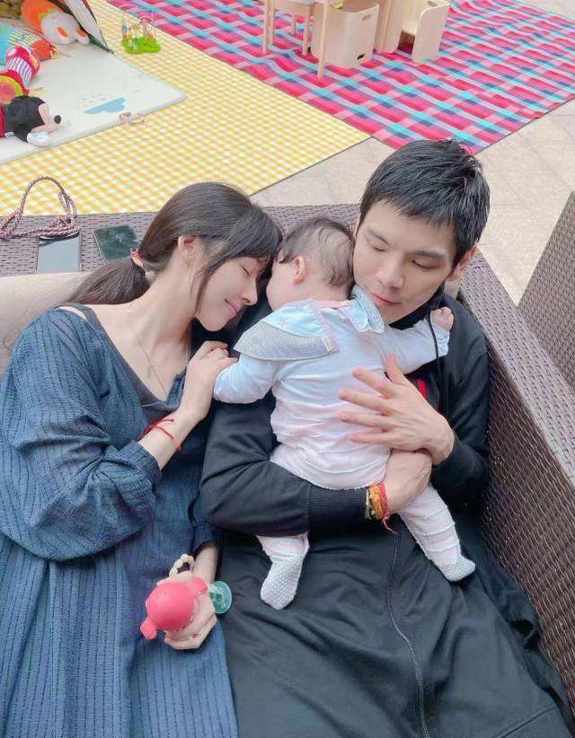 郭碧婷爸爸晒晚餐给外孙做的辅食出镜